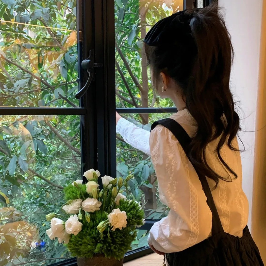 为了吃软饭，我嫁给了女帝